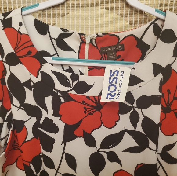 Women Red Floral Dress - Picture 14 of 15